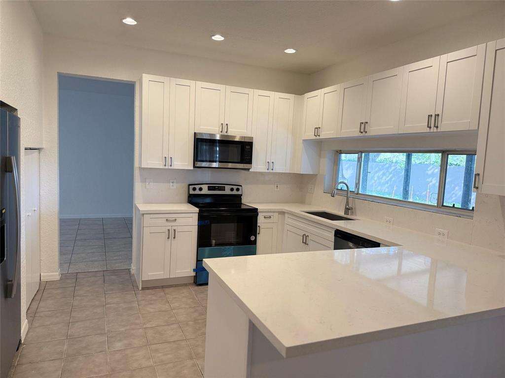 2927 Bogota, Hollywood, FL 33026 - For Sale photo 6