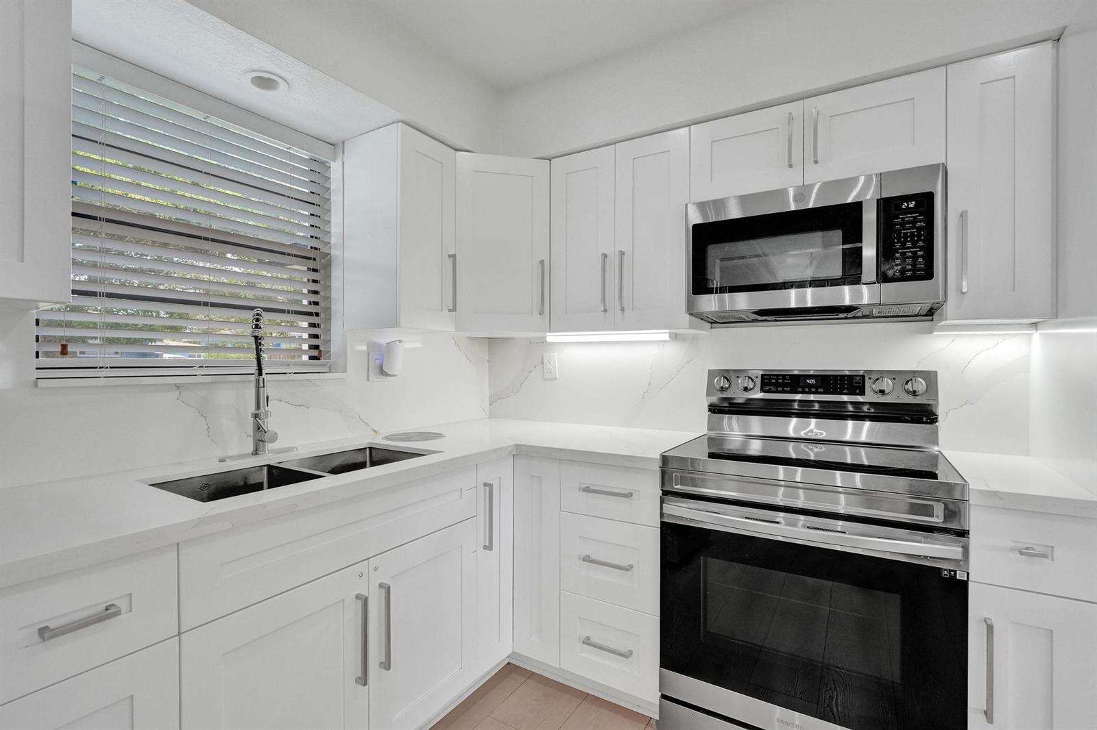 1054 Wyoming, Fort Lauderdale, FL 33312 - For Sale photo 10