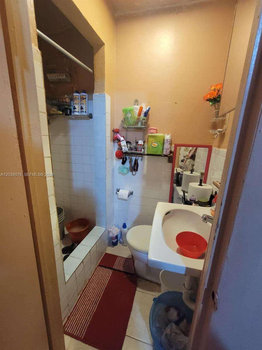75 49th St, Miami, FL 33137 - For Sale photo 12