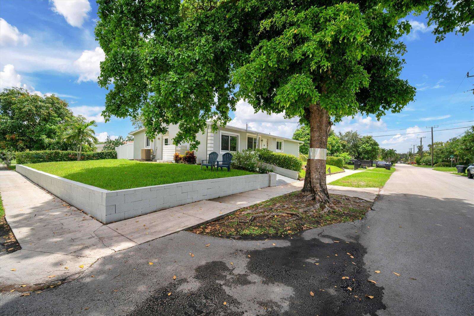7321 Cody, Hollywood, FL 33024 - For Sale photo 2