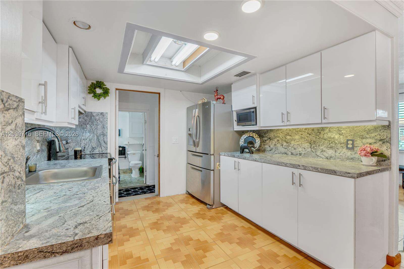551 99th Way, Pembroke Pines, FL 33024 - For Sale photo 12