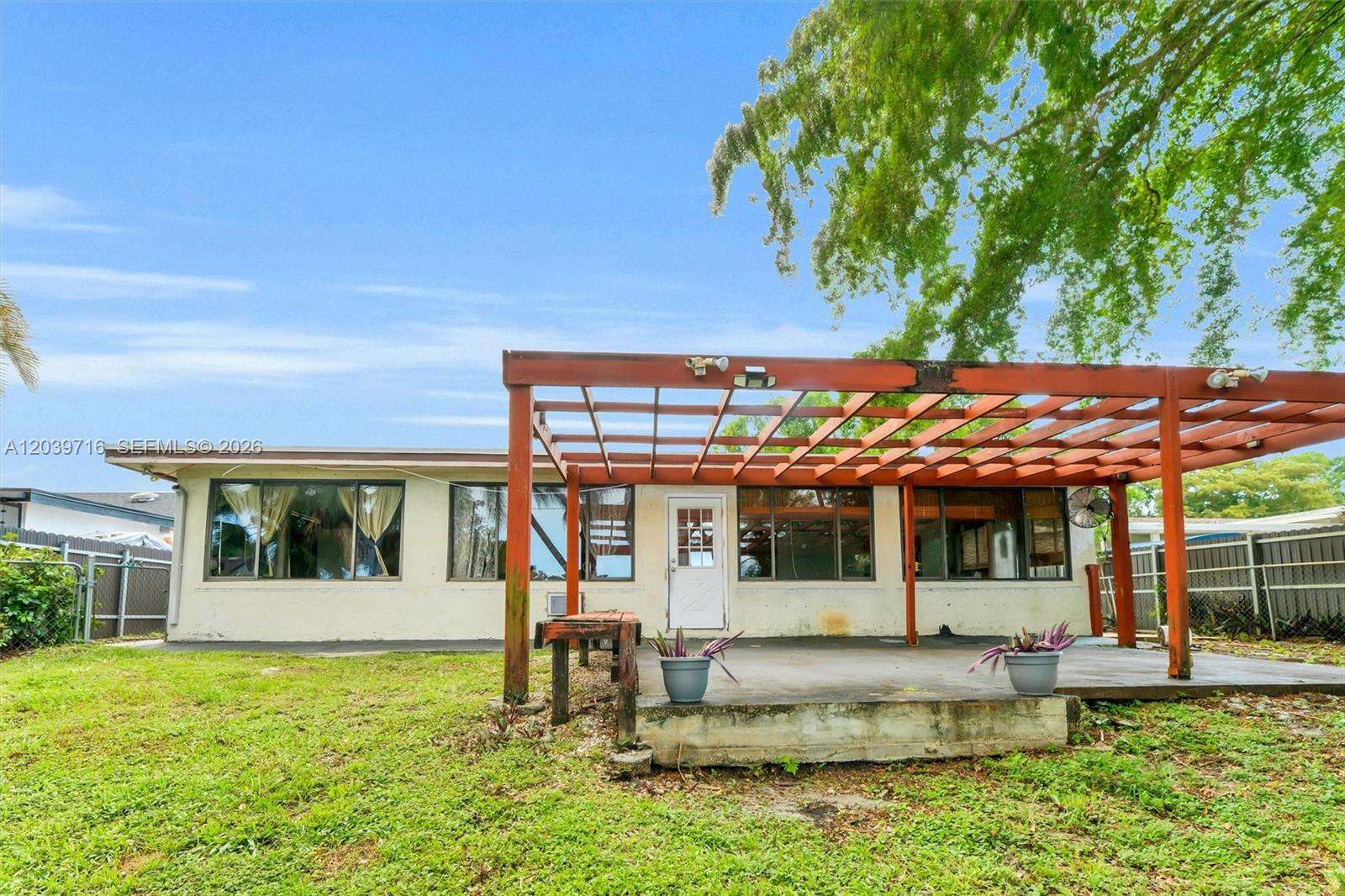 551 99th Way, Pembroke Pines, FL 33024 - For Sale photo 6