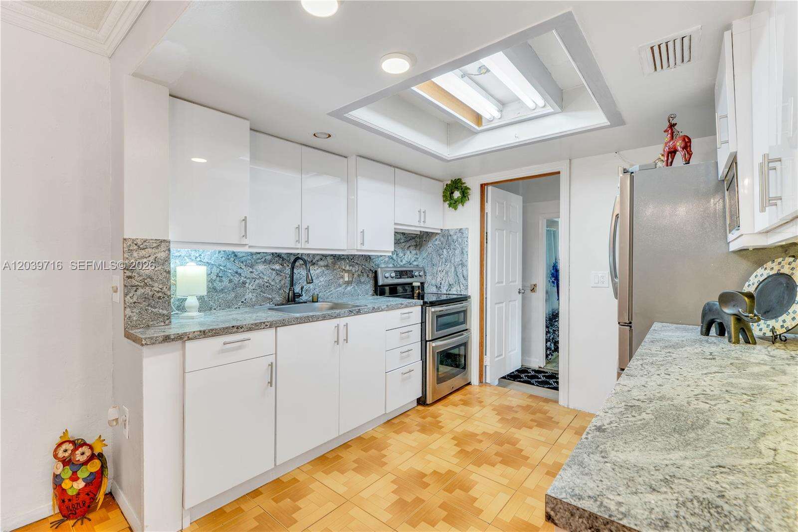 551 99th Way, Pembroke Pines, FL 33024 - For Sale photo 10