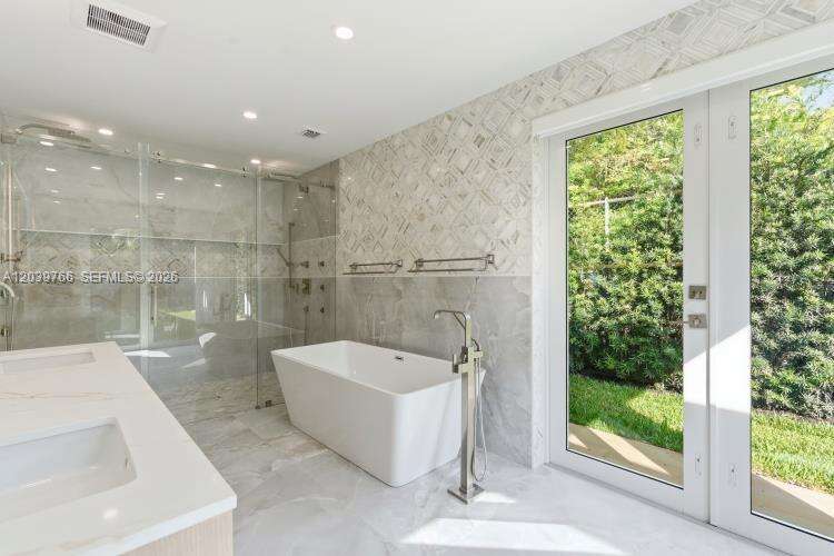 291 Shore Dr E, Miami, FL 33133 - For Sale photo 32