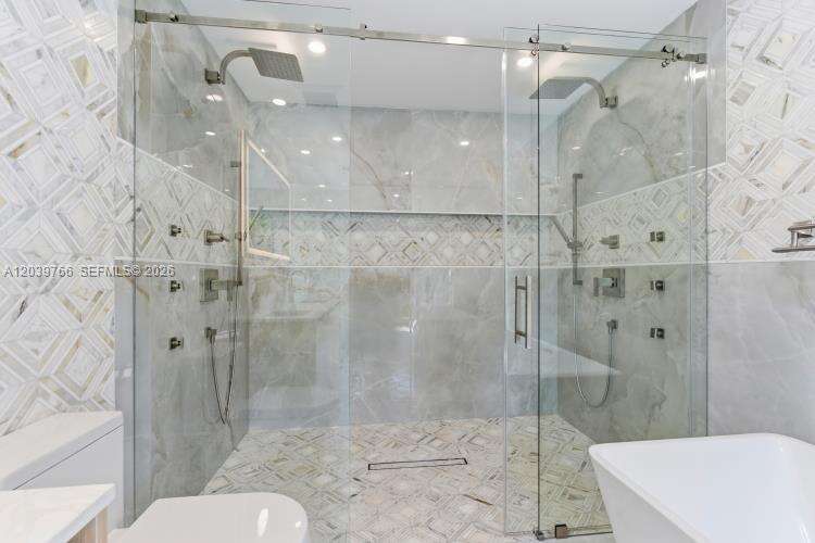 291 Shore Dr E, Miami, FL 33133 - For Sale photo 8