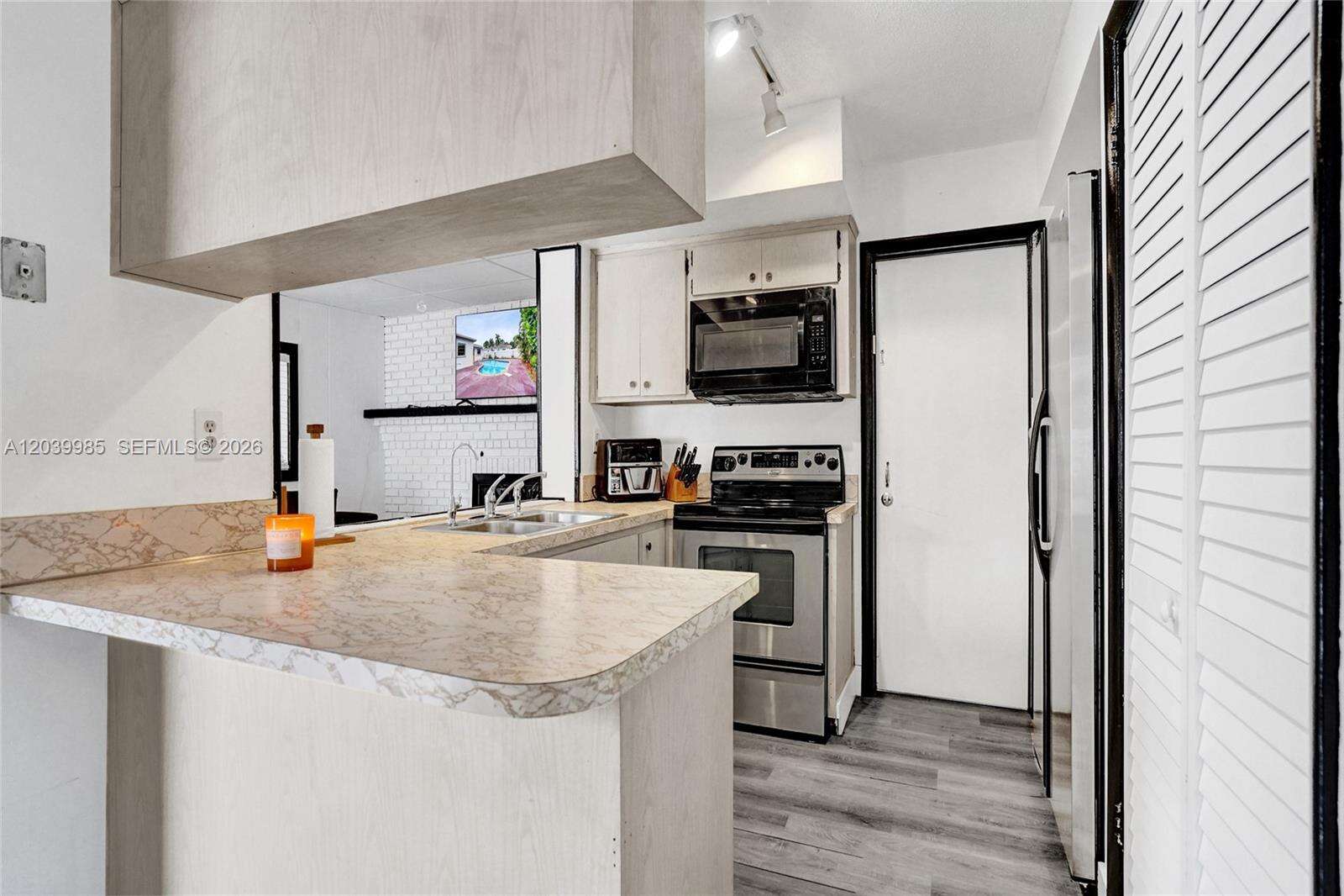 1530 73rd Ave, Hollywood, FL 33024 - Pending Sale photo 9