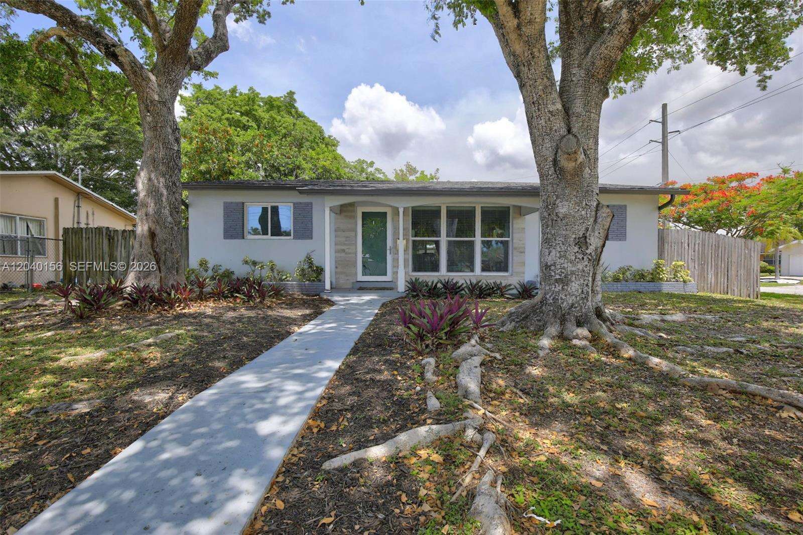 2220 40th Ave, Hollywood, FL 33021 - For Sale photo 1