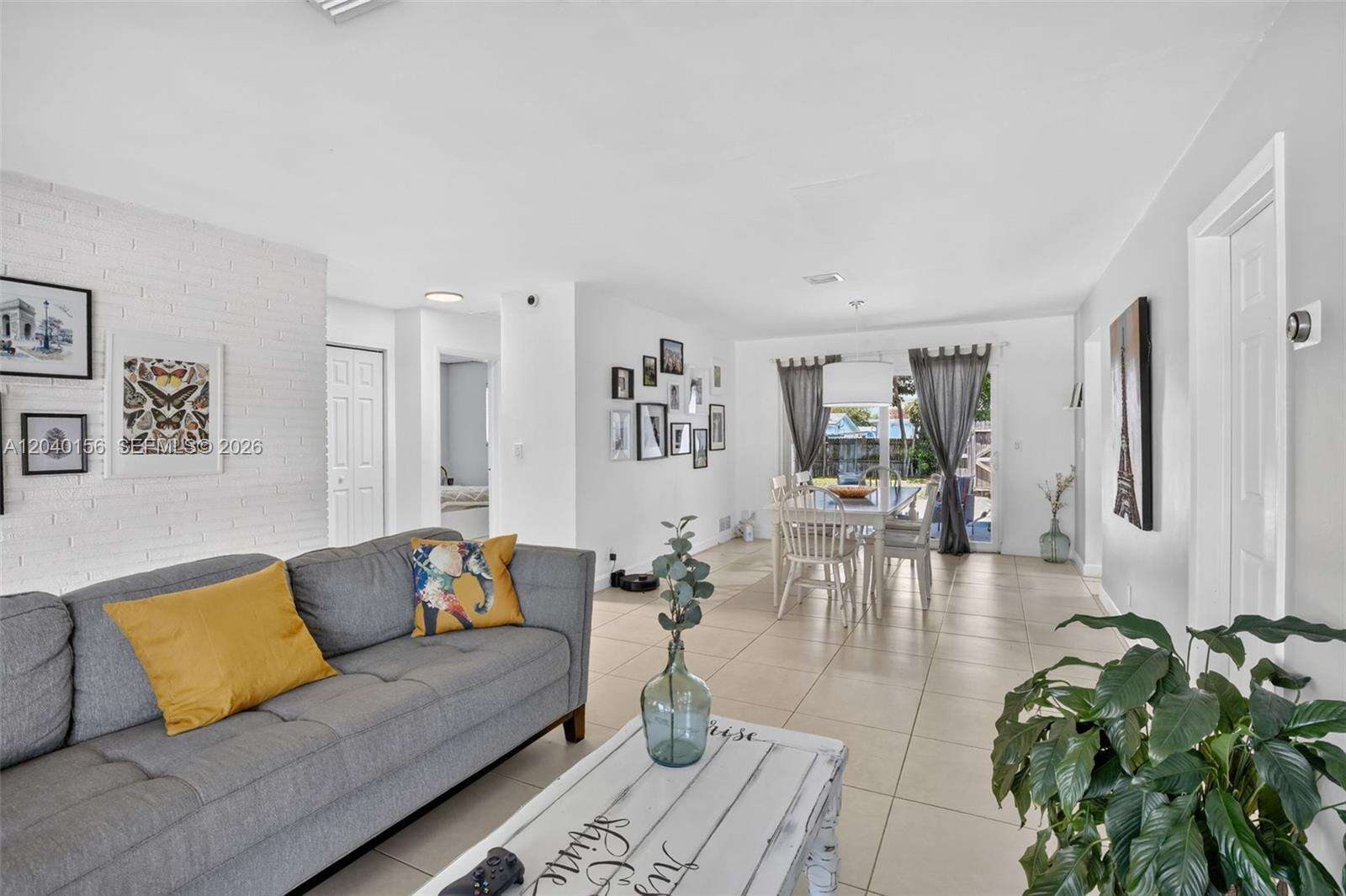 2220 40th Ave, Hollywood, FL 33021 - For Sale photo 3