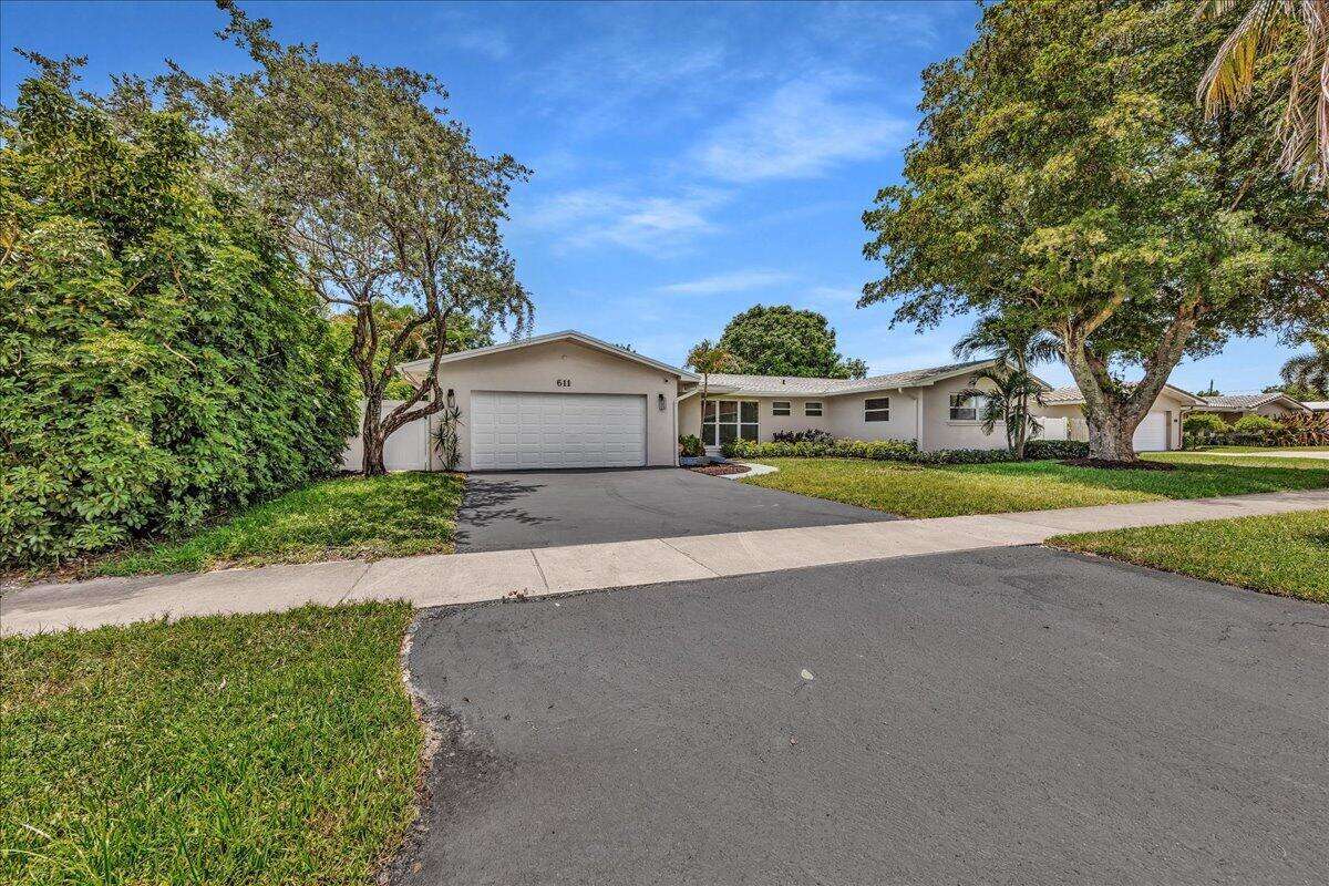611 Highland, Hollywood, FL 33021 - For Sale photo 2