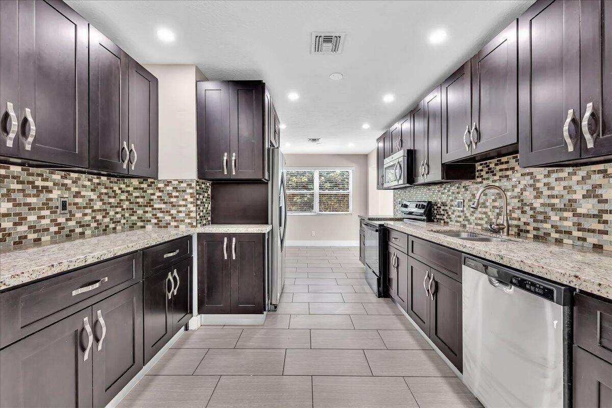 611 Highland, Hollywood, FL 33021 - For Sale photo 11