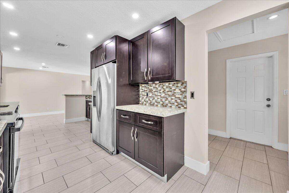 611 Highland, Hollywood, FL 33021 - For Sale photo 12