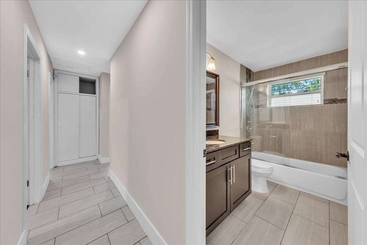 611 Highland, Hollywood, FL 33021 - For Sale photo 20