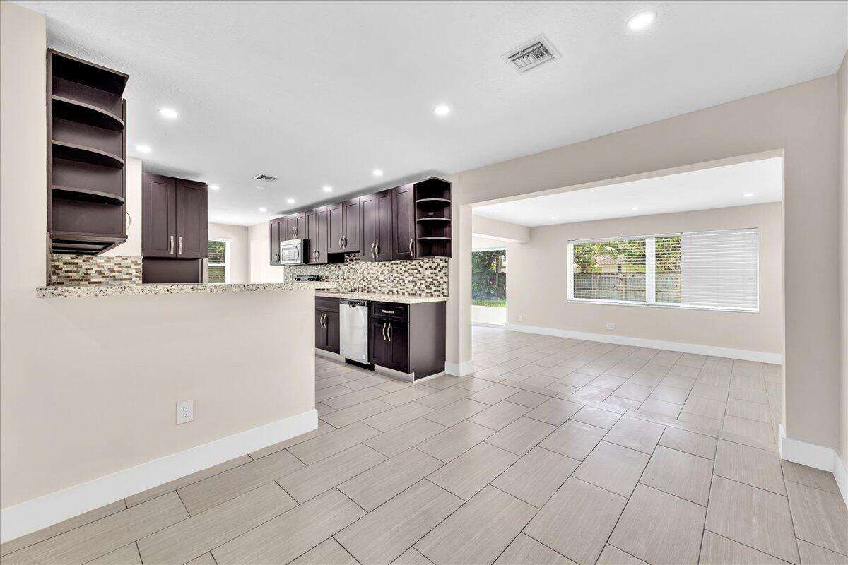 611 Highland, Hollywood, FL 33021 - For Sale photo 8