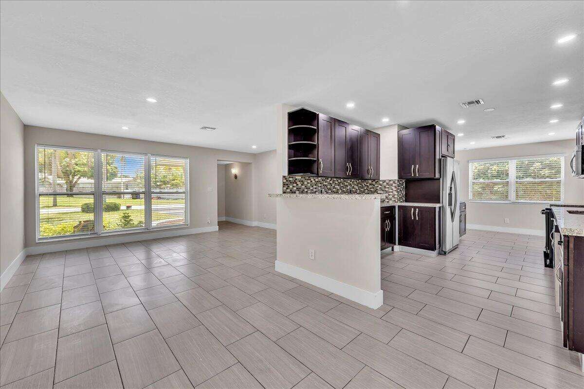 611 Highland, Hollywood, FL 33021 - For Sale photo 9