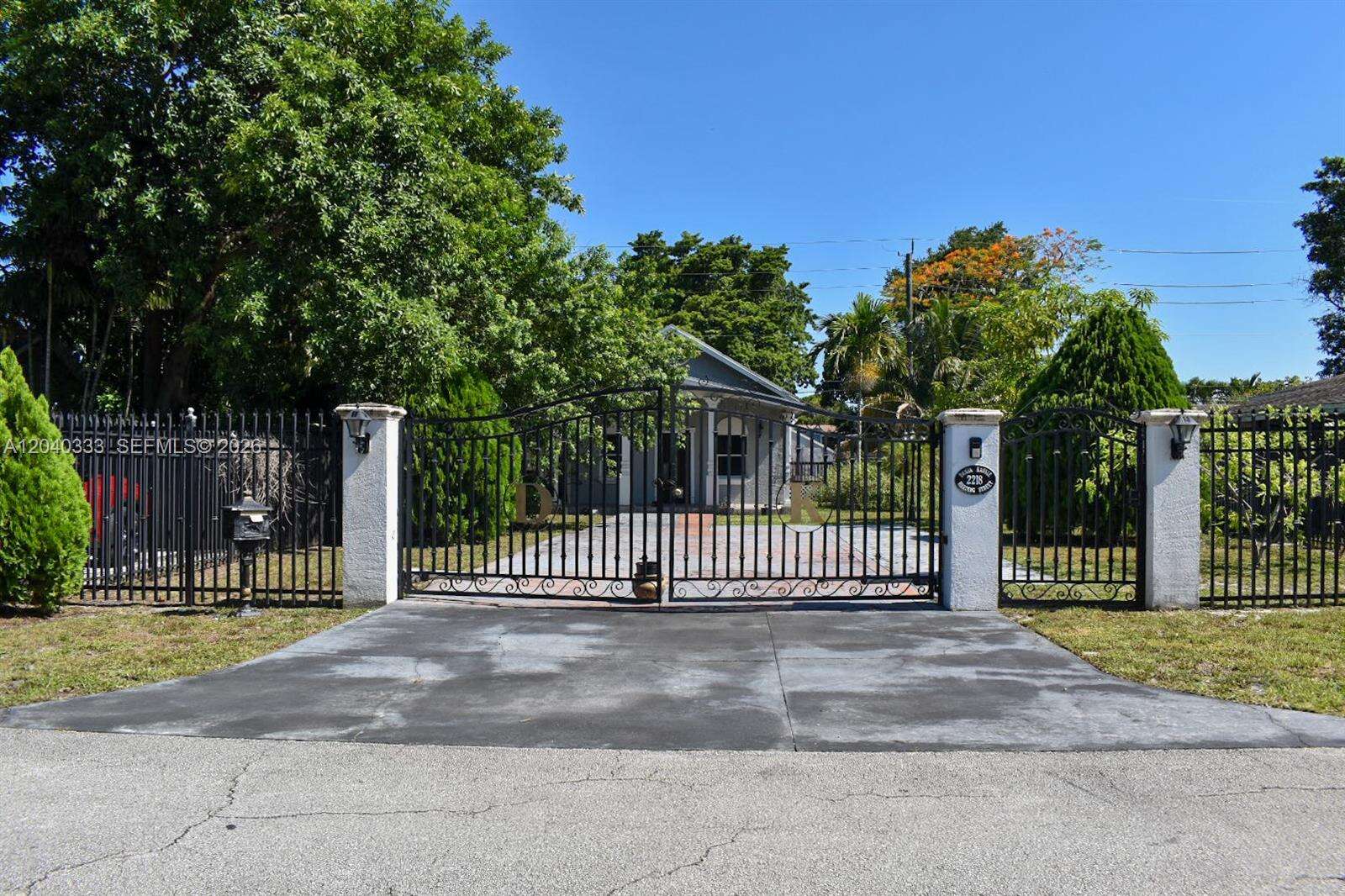 2218 Harding St, Hollywood, FL 33020 - For Sale photo 5