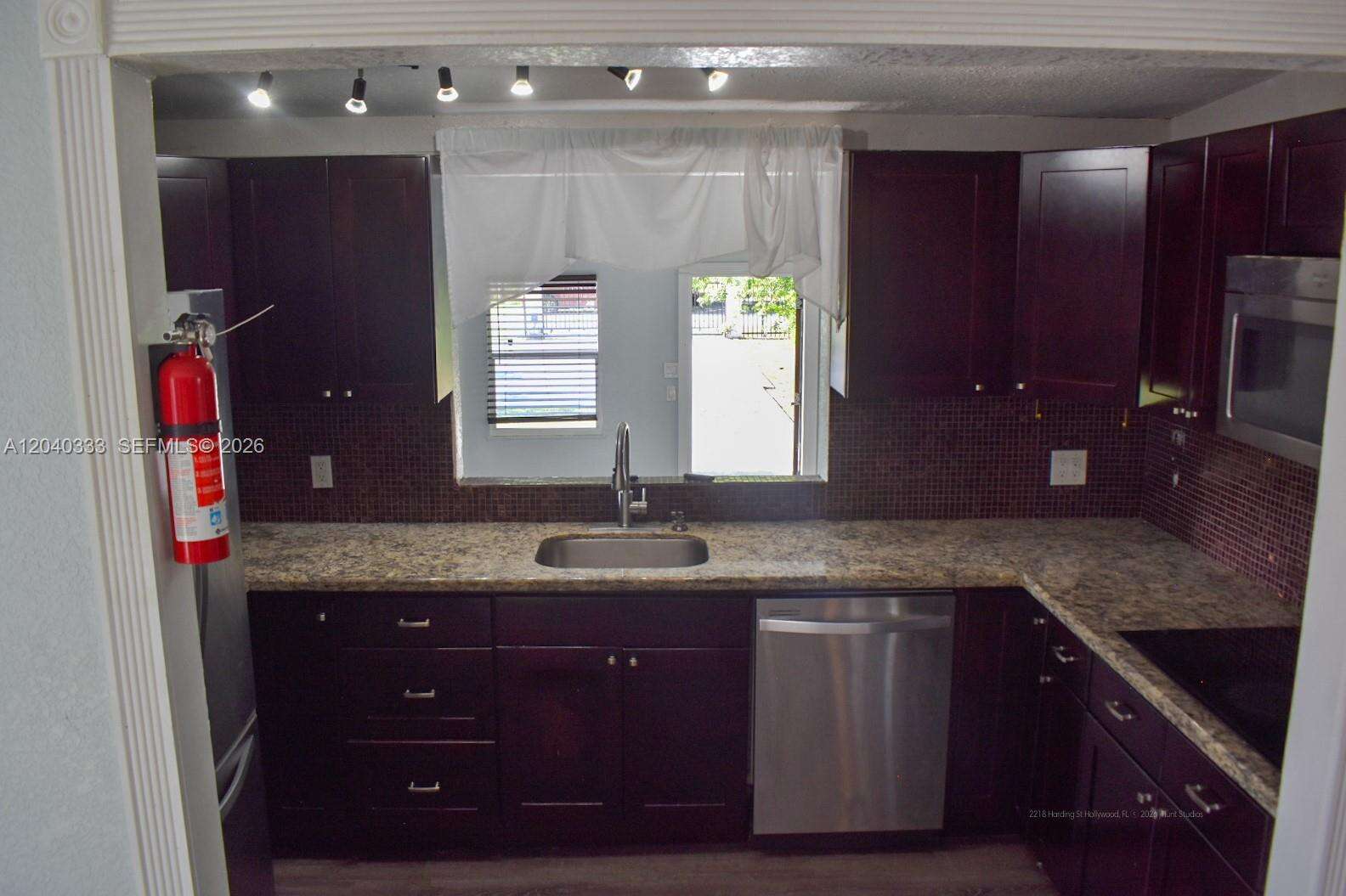 2218 Harding St, Hollywood, FL 33020 - For Sale photo 71