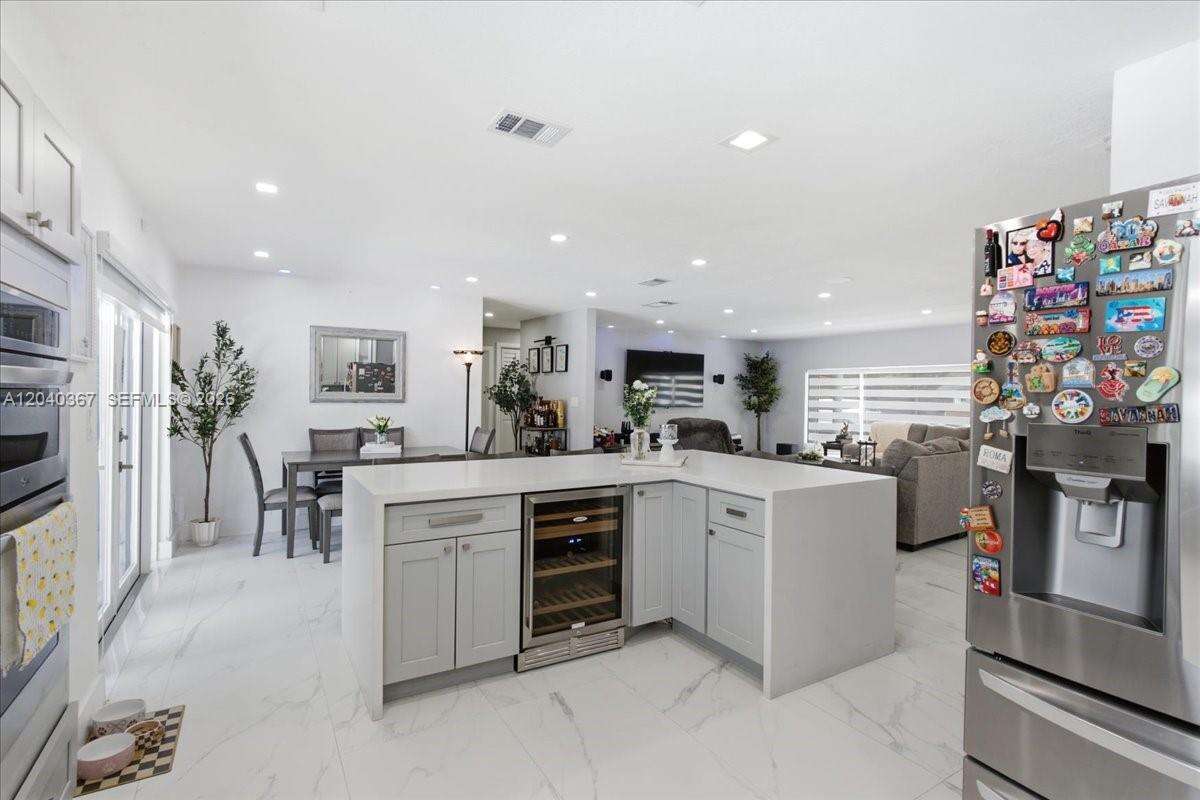 10450 19th St, Pembroke Pines, FL 33026 - For Sale photo 12
