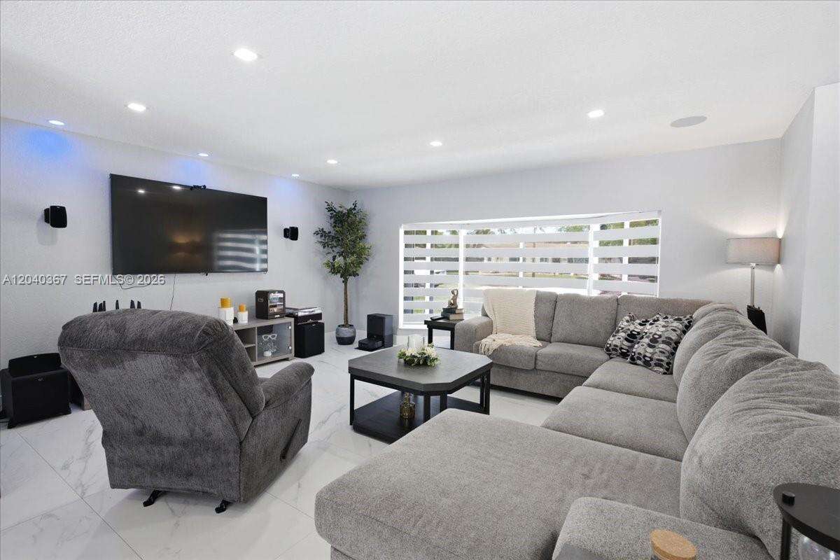 10450 19th St, Pembroke Pines, FL 33026 - For Sale photo 21