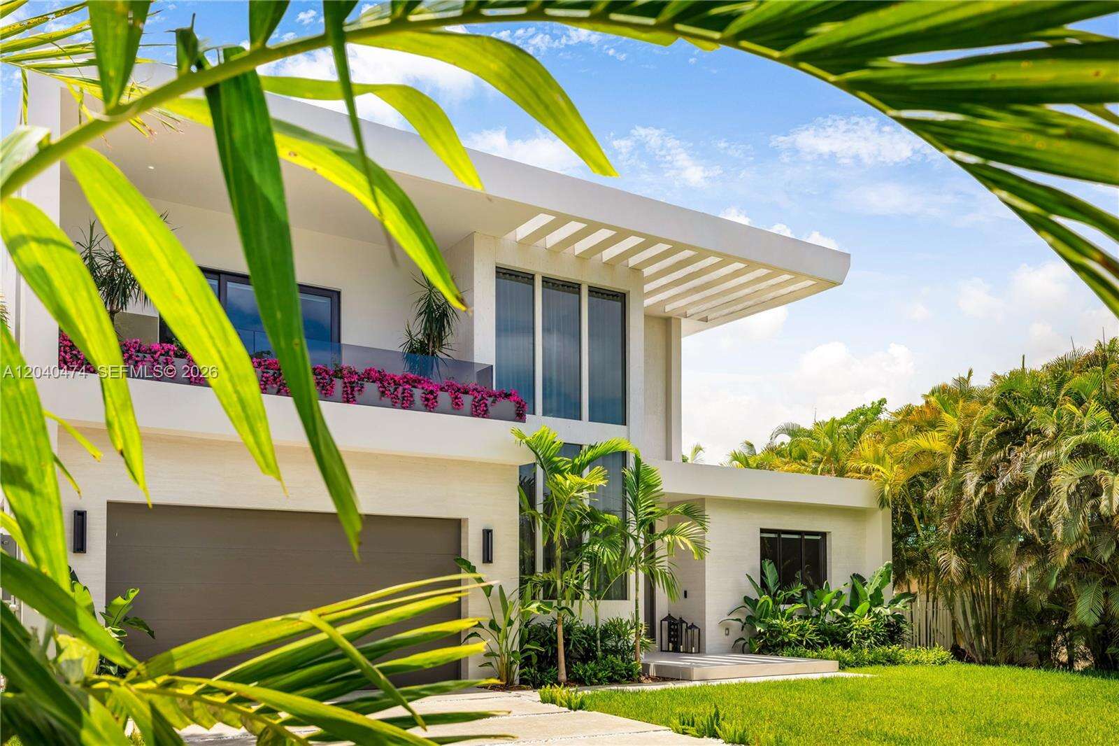 1008 114th St, Biscayne Park, FL 33161 - For Sale photo 2