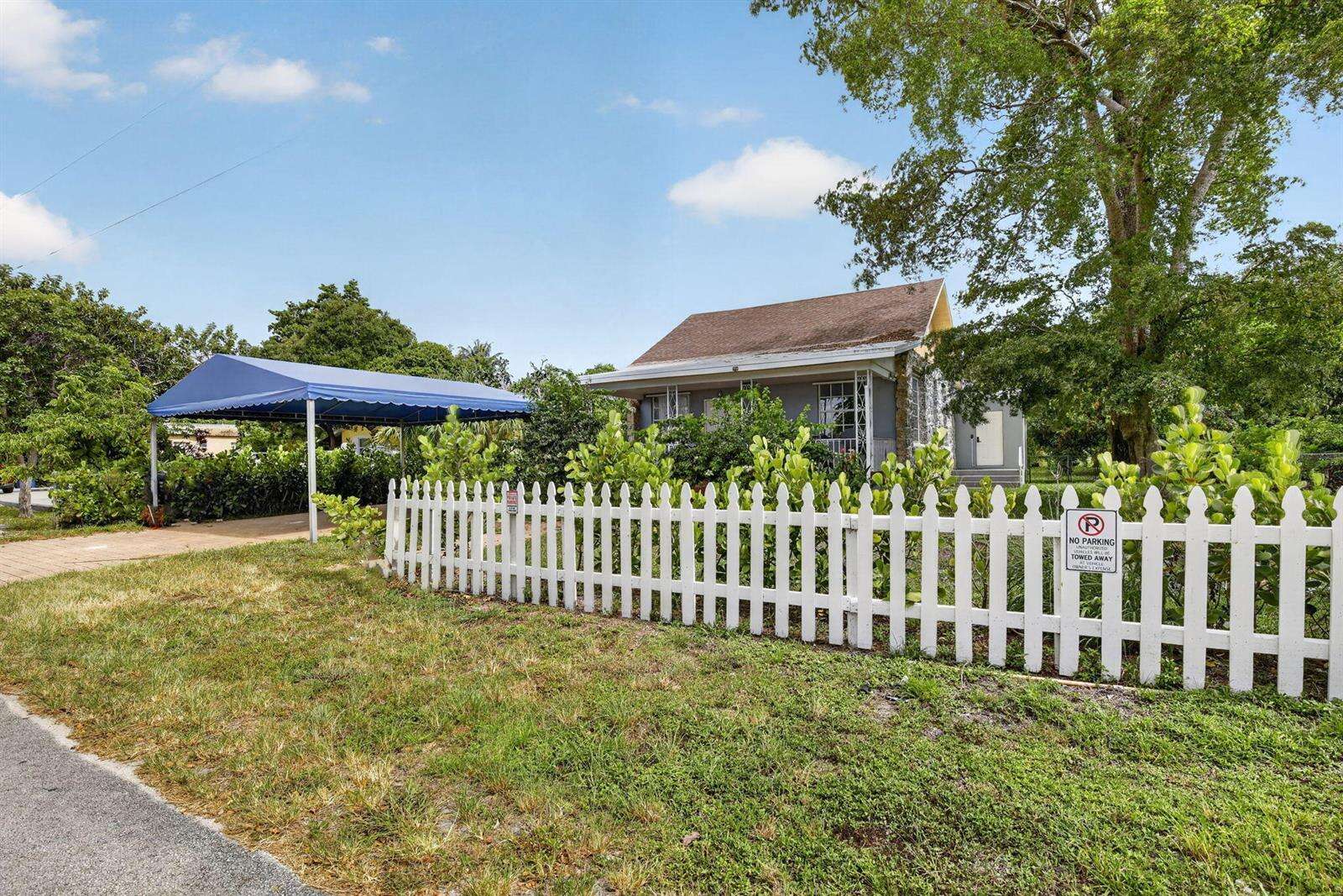 2465 Taylor, Hollywood, FL 33020 - For Sale photo 2