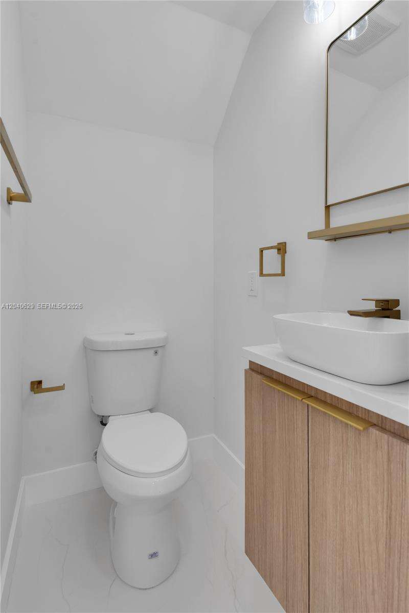337 28th St, Miami Beach, FL 33140 - For Sale photo 18