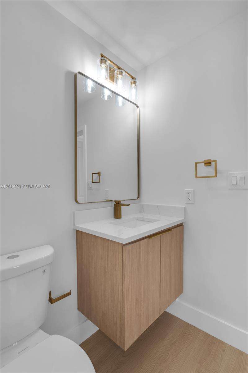 337 28th St, Miami Beach, FL 33140 - For Sale photo 24