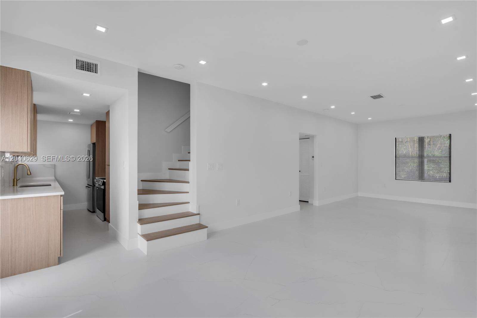 337 28th St, Miami Beach, FL 33140 - For Sale photo 5