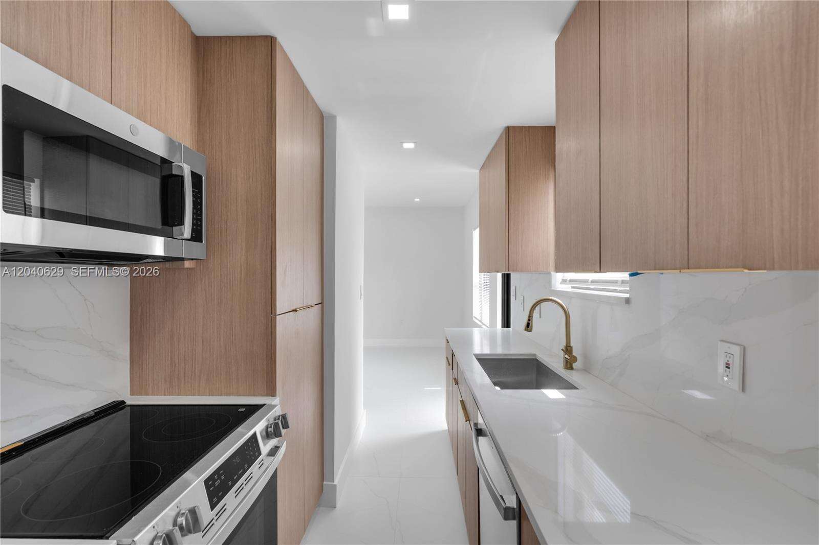 337 28th St, Miami Beach, FL 33140 - For Sale photo 7
