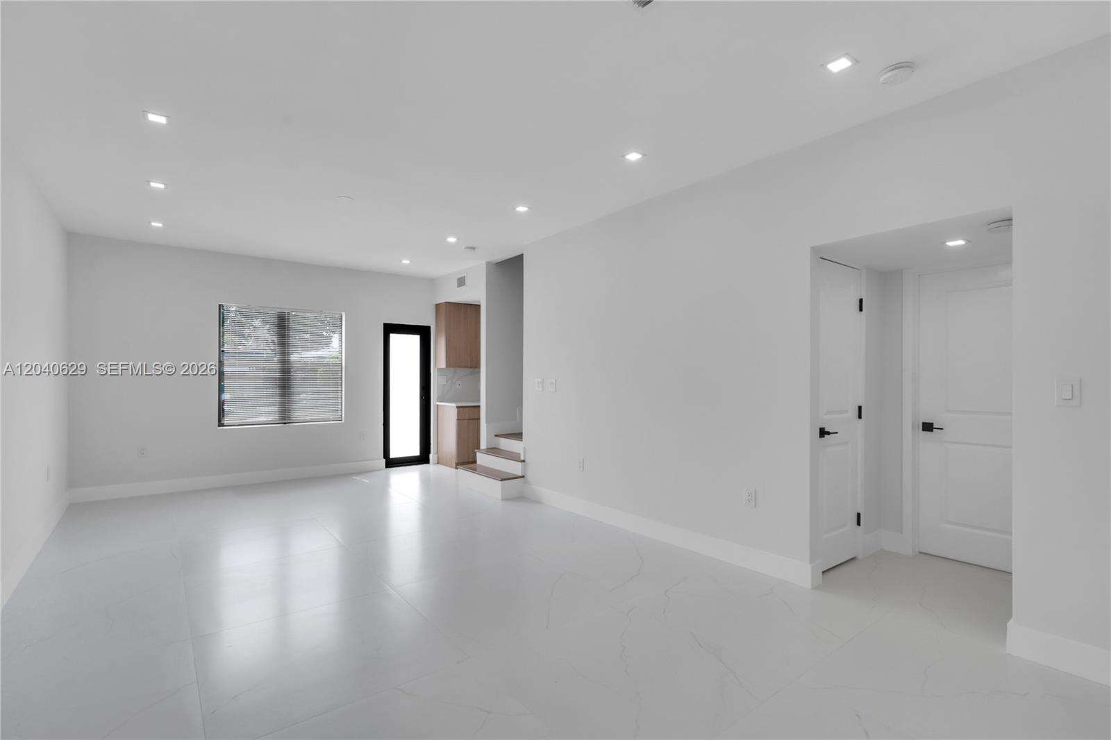 337 28th St, Miami Beach, FL 33140 - For Sale photo 10