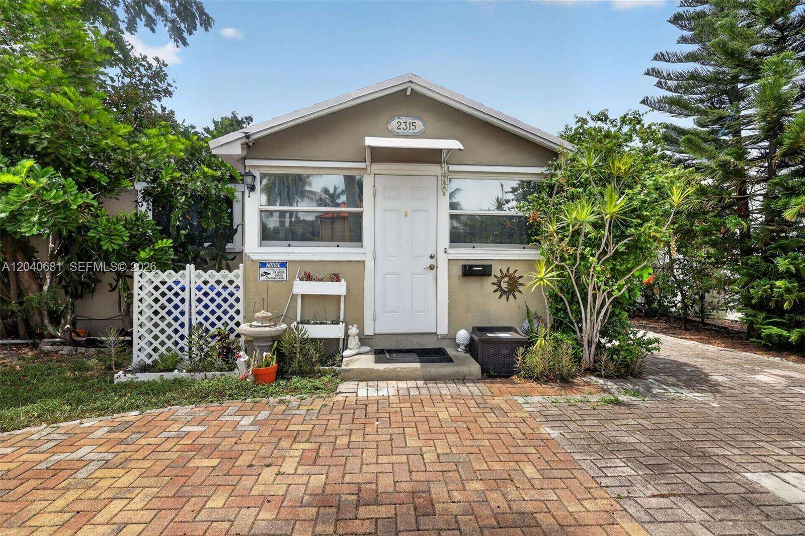 2315 Johnson St, Hollywood, FL 33020 - For Sale photo 2