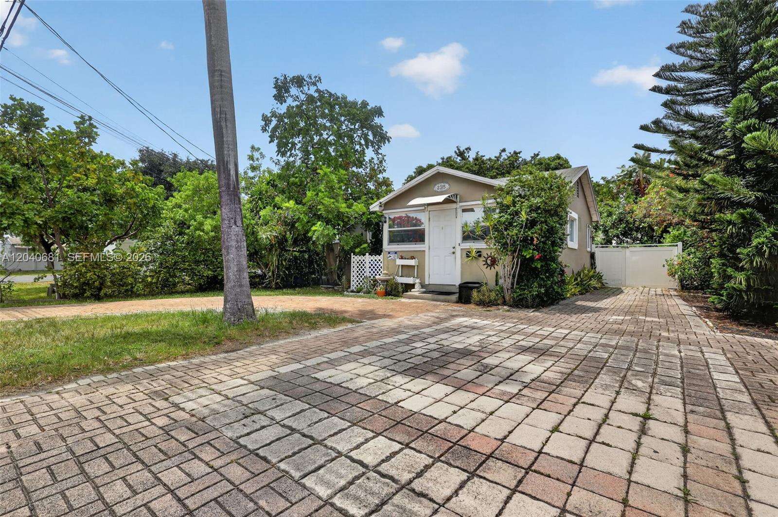 2315 Johnson St, Hollywood, FL 33020 - For Sale photo 3