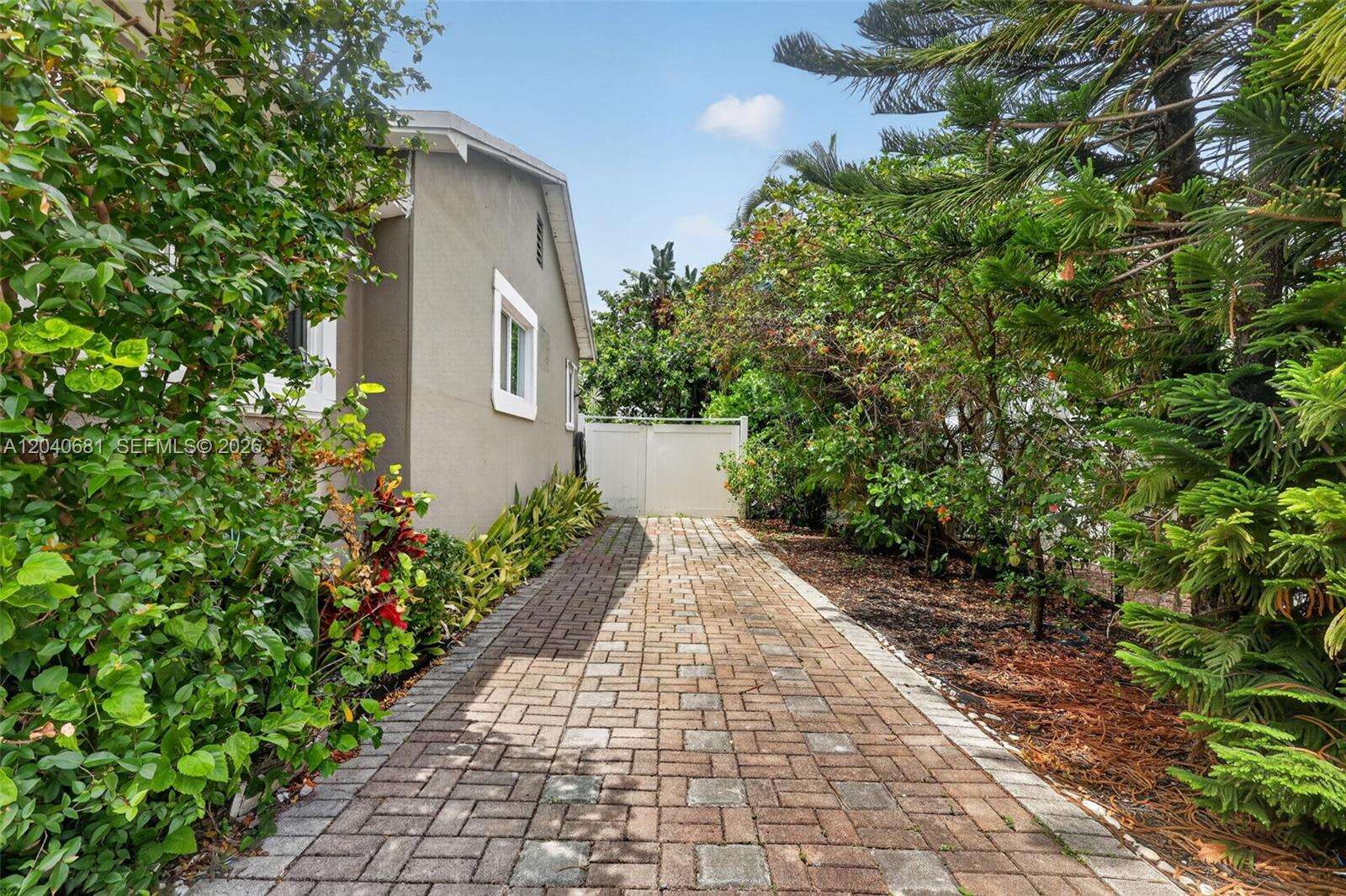 2315 Johnson St, Hollywood, FL 33020 - For Sale photo 4