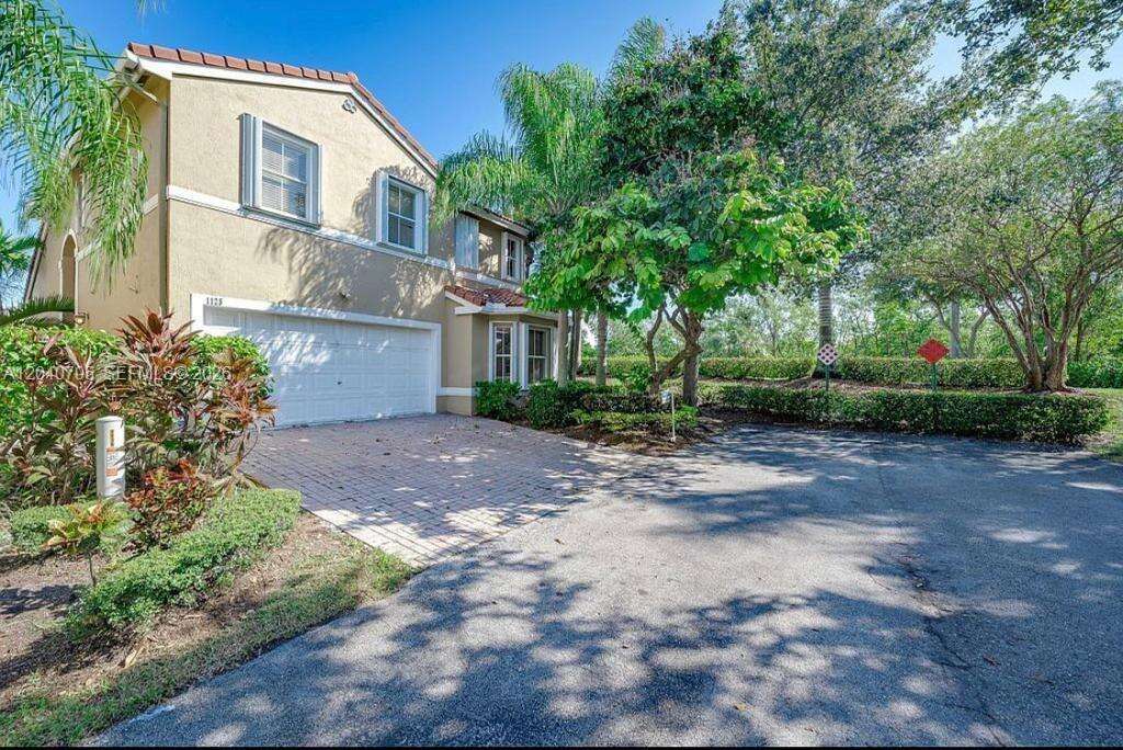 1125 Butternut Ln, Hollywood, FL 33019 - For Sale photo 1
