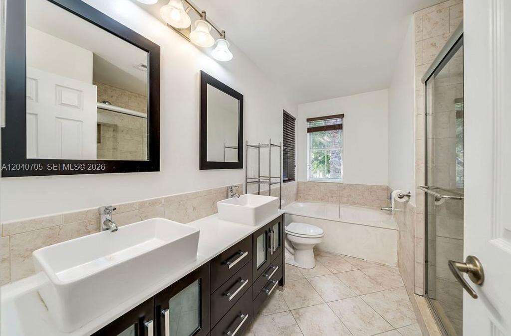 1125 Butternut Ln, Hollywood, FL 33019 - For Sale photo 12