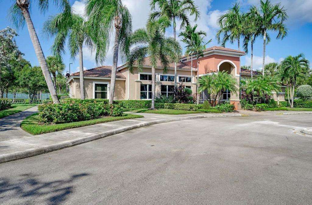1125 Butternut Ln, Hollywood, FL 33019 - For Sale photo 22