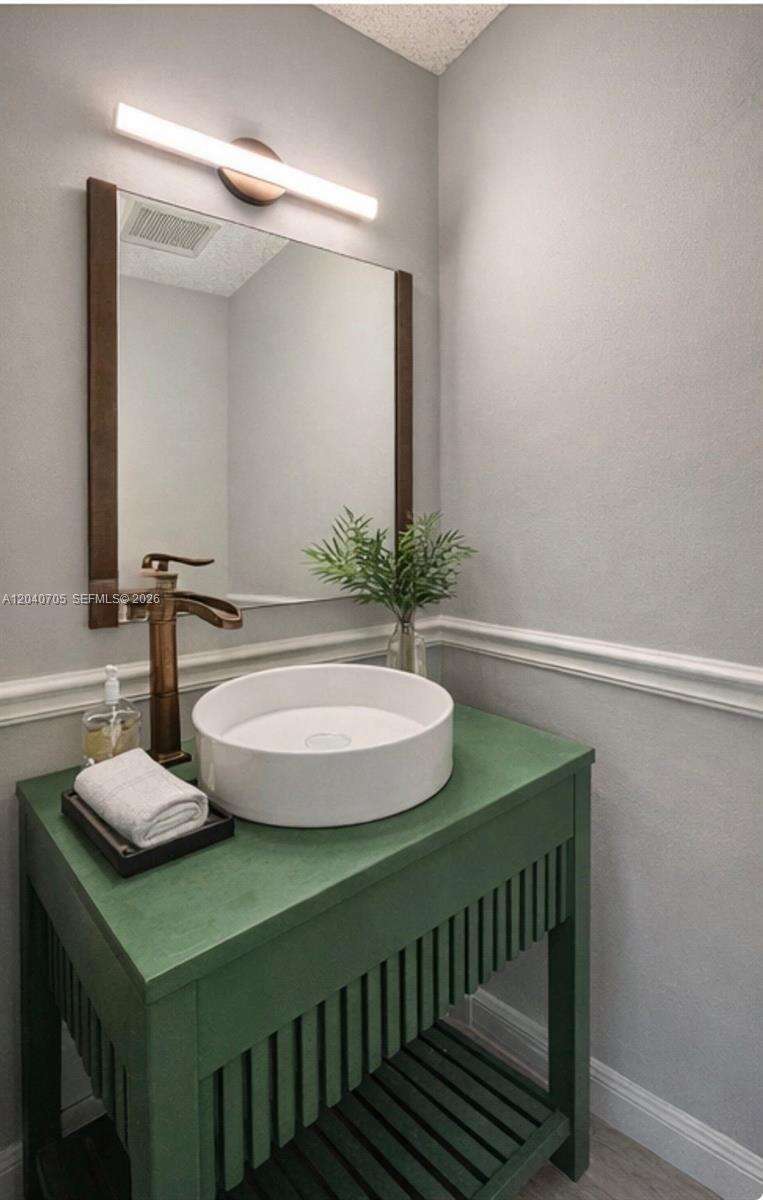 1125 Butternut Ln, Hollywood, FL 33019 - For Sale photo 8