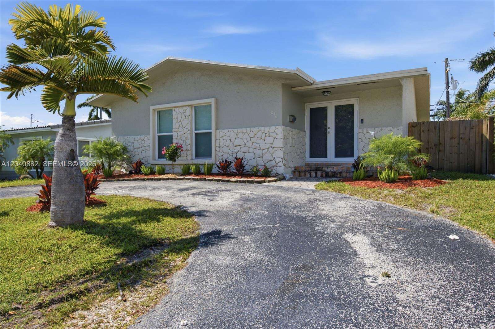 816 Johnson St, Hollywood, FL 33019 - For Sale photo 4
