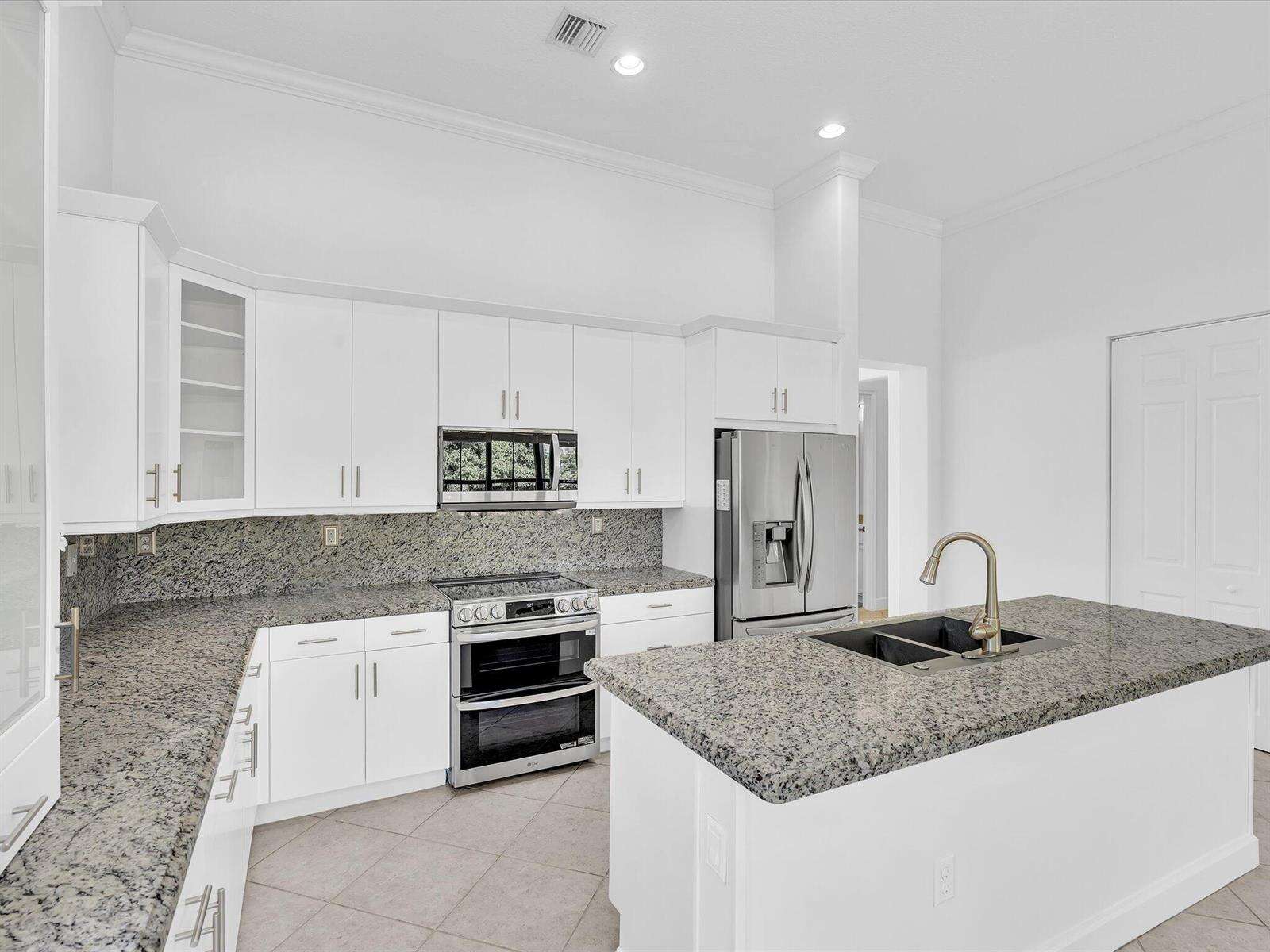 2680 84th, Pembroke Pines, FL 33024 - For Sale photo 14