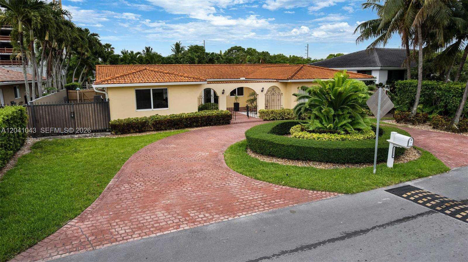 3220 164th St, North Miami Beach, FL 33160 - For Sale photo 6