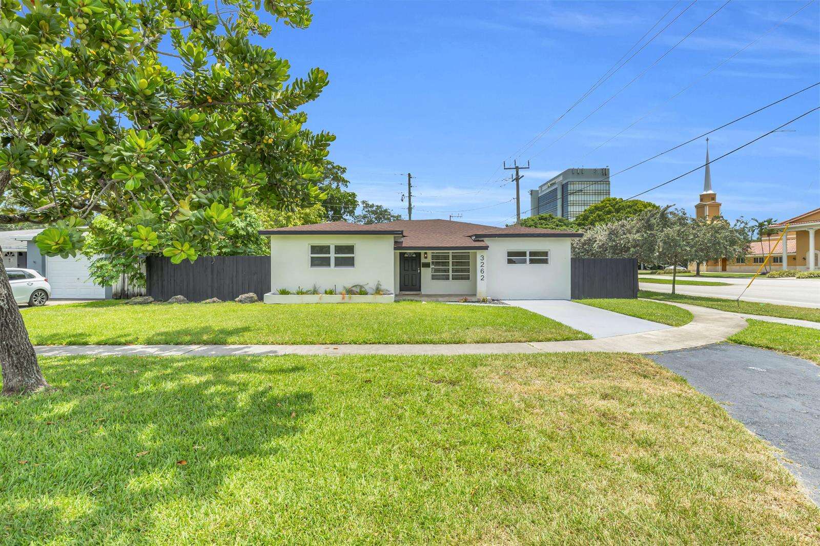 3262 Pierce, Hollywood, FL 33021 - For Sale photo 1