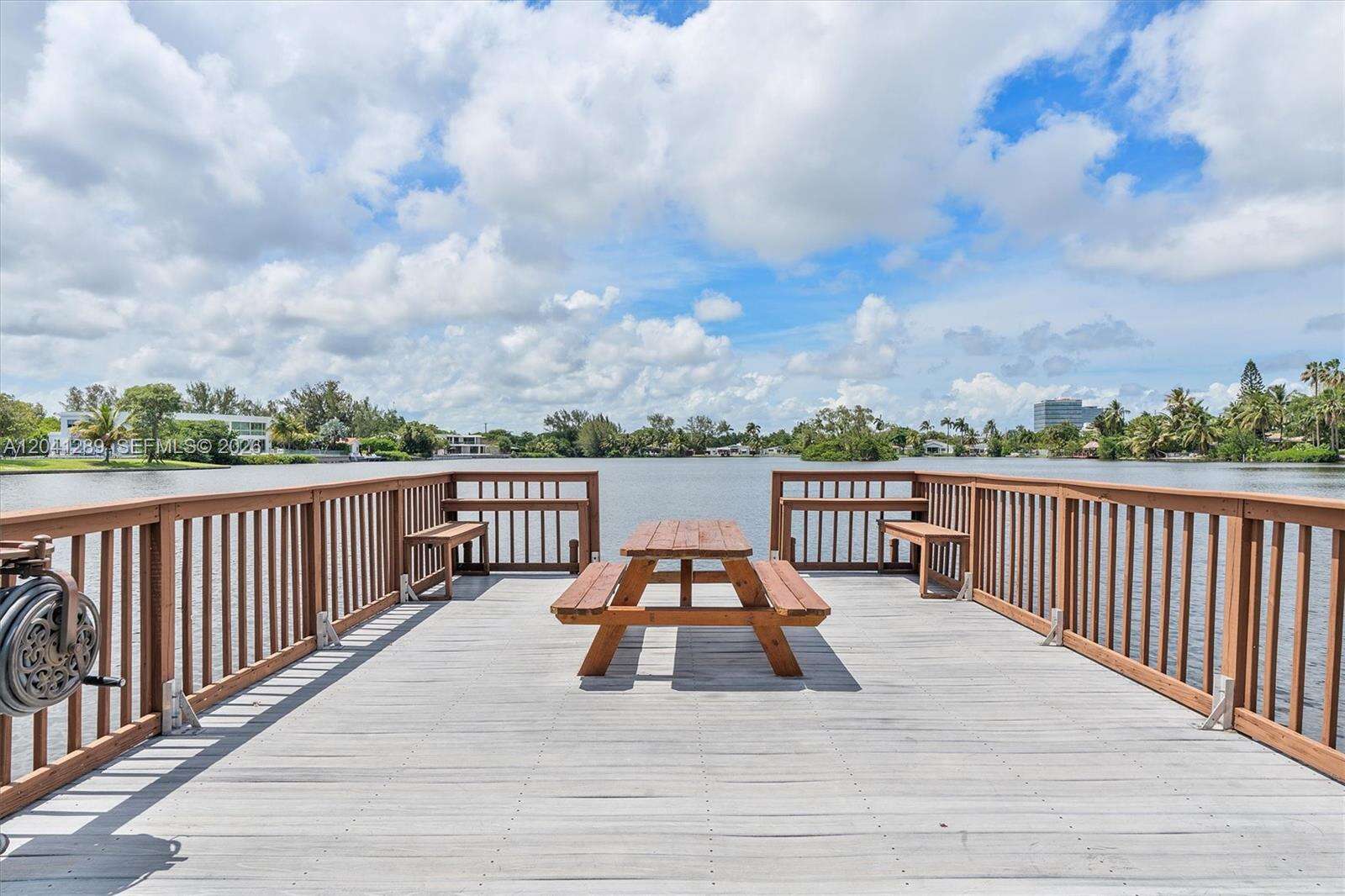 2531 195th St, Miami, FL 33180 - For Sale photo 11