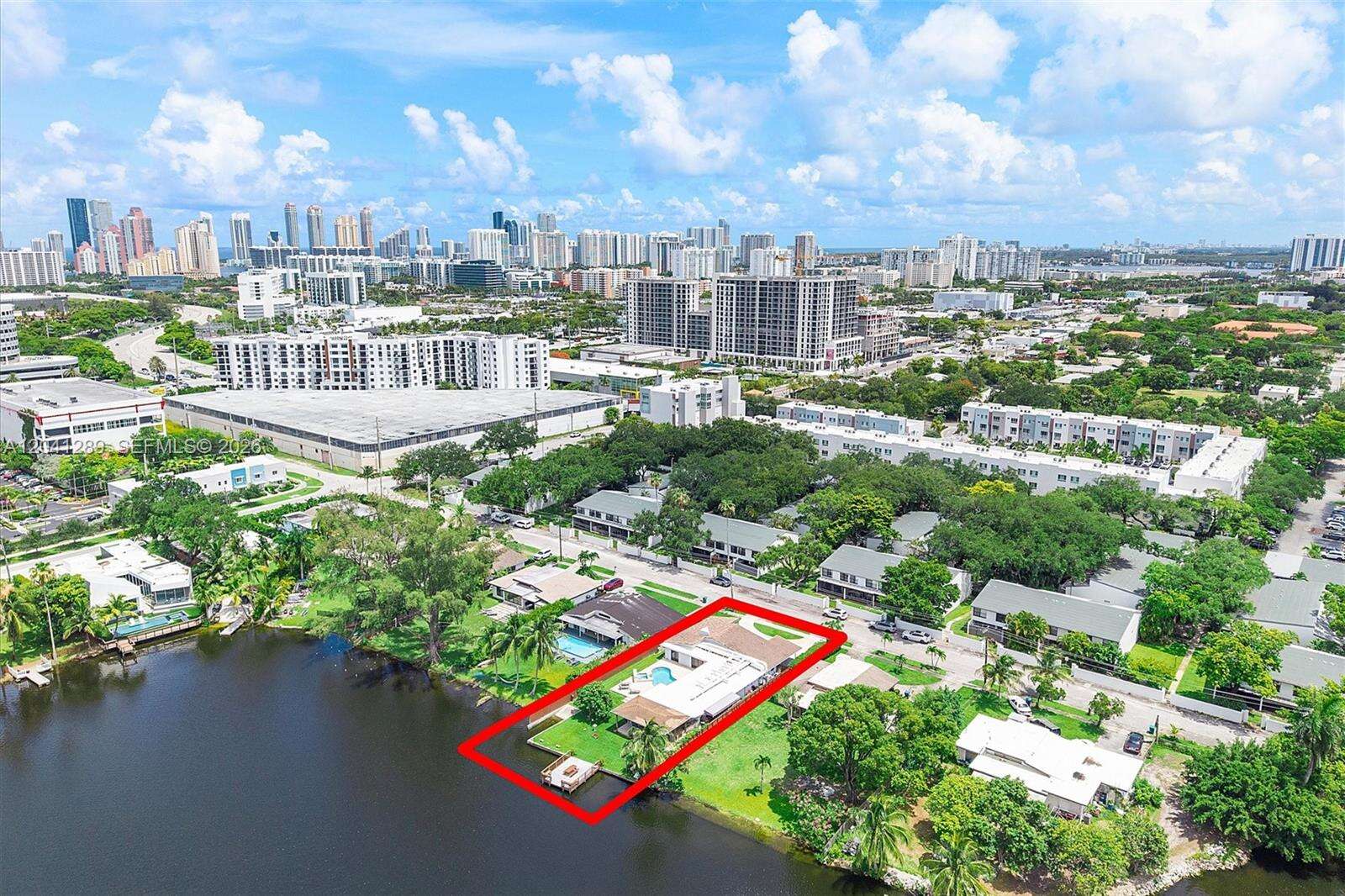 2531 195th St, Miami, FL 33180 - For Sale photo 3