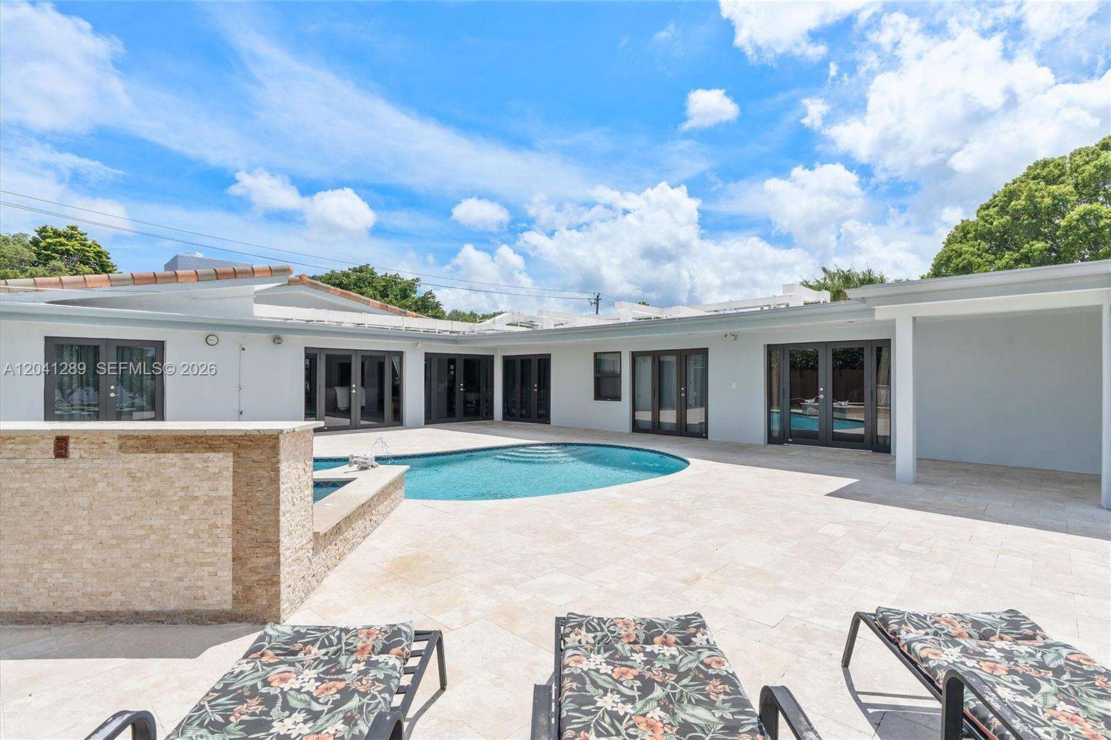 2531 195th St, Miami, FL 33180 - For Sale photo 9