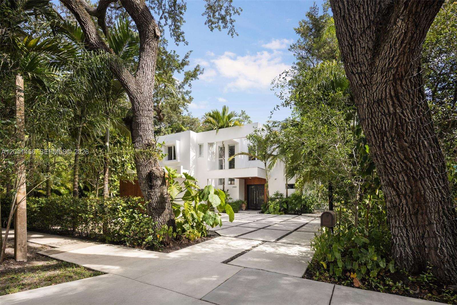 3901 Kumquat Ave, Miami, FL 33133 - For Sale photo 2