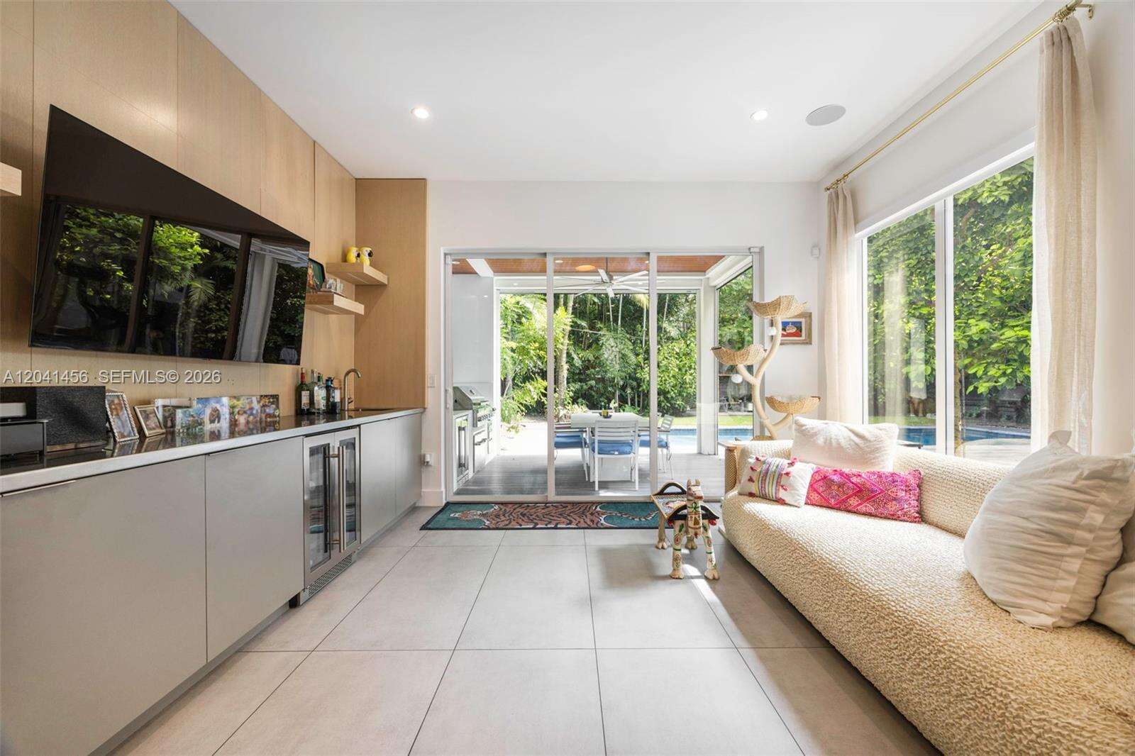 3901 Kumquat Ave, Miami, FL 33133 - For Sale photo 10