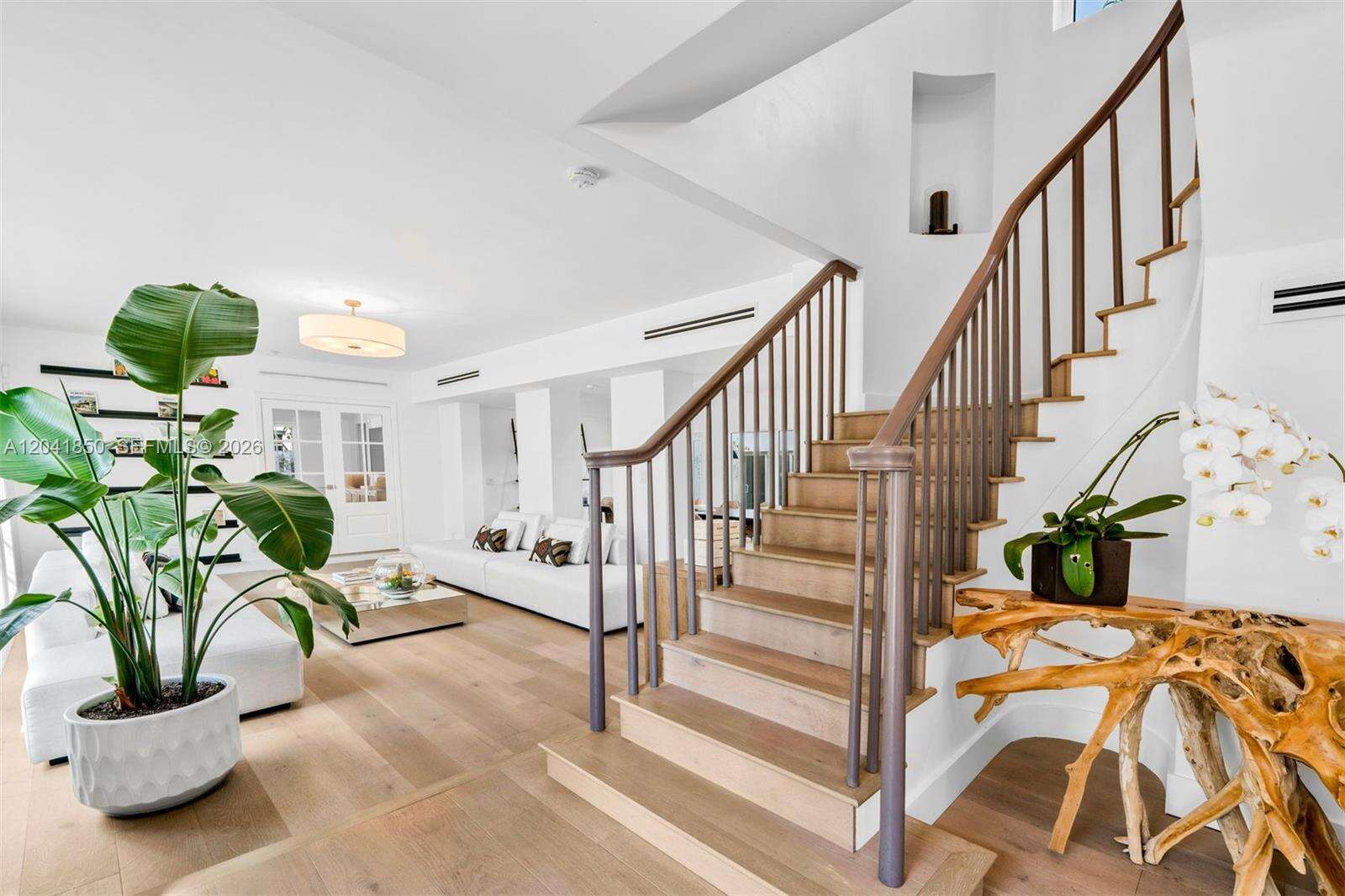 939 47th Ct, Miami Beach, FL 33140 - For Sale photo 12