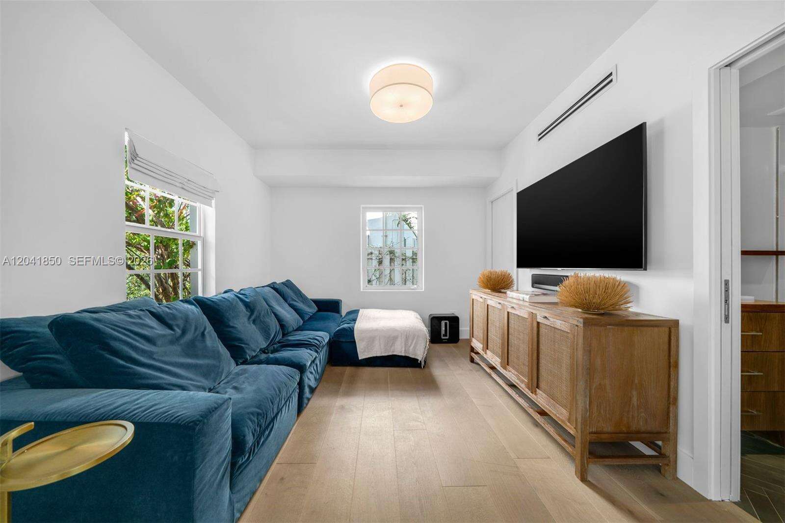 939 47th Ct, Miami Beach, FL 33140 - For Sale photo 14
