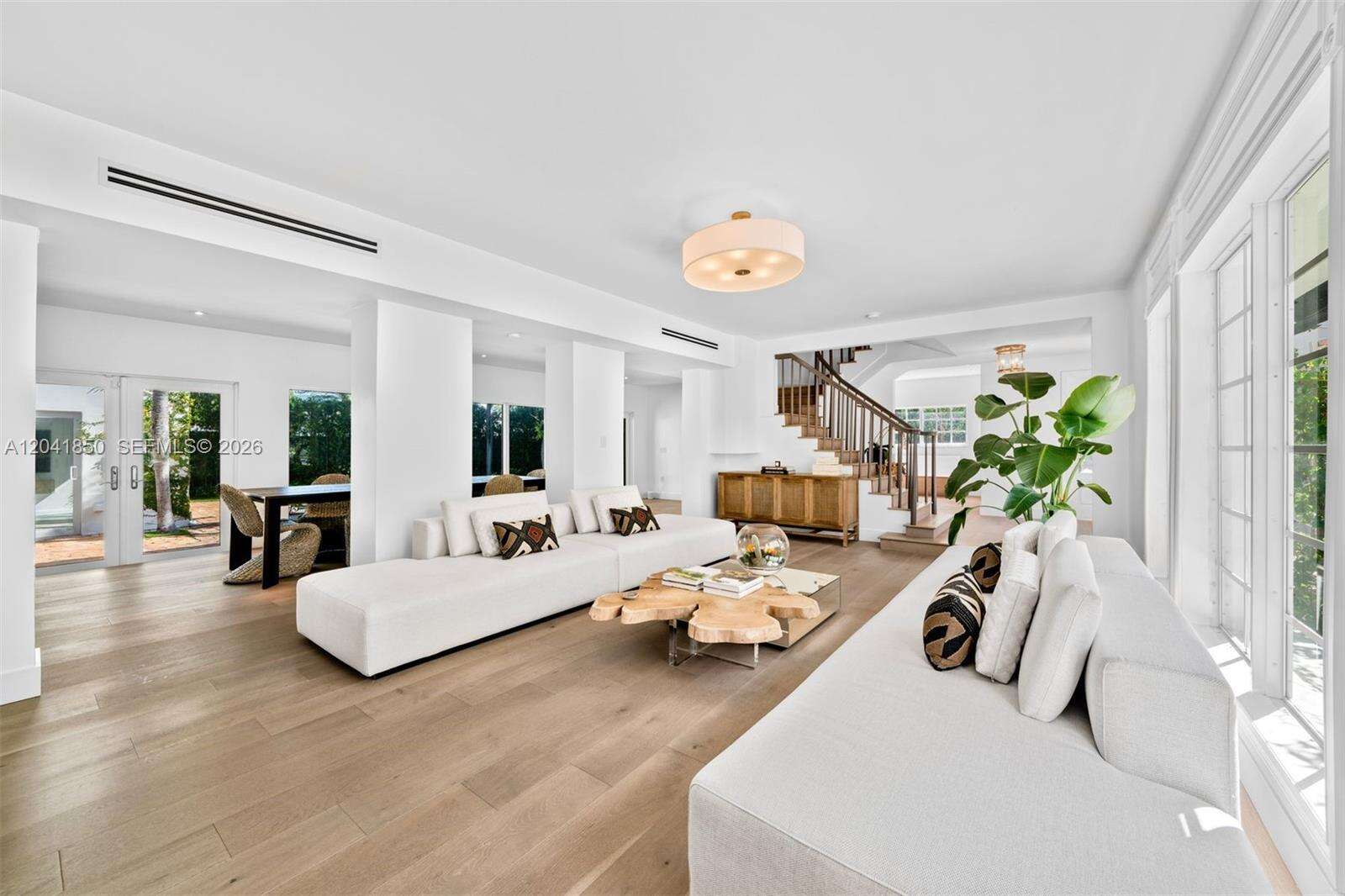 939 47th Ct, Miami Beach, FL 33140 - For Sale photo 10