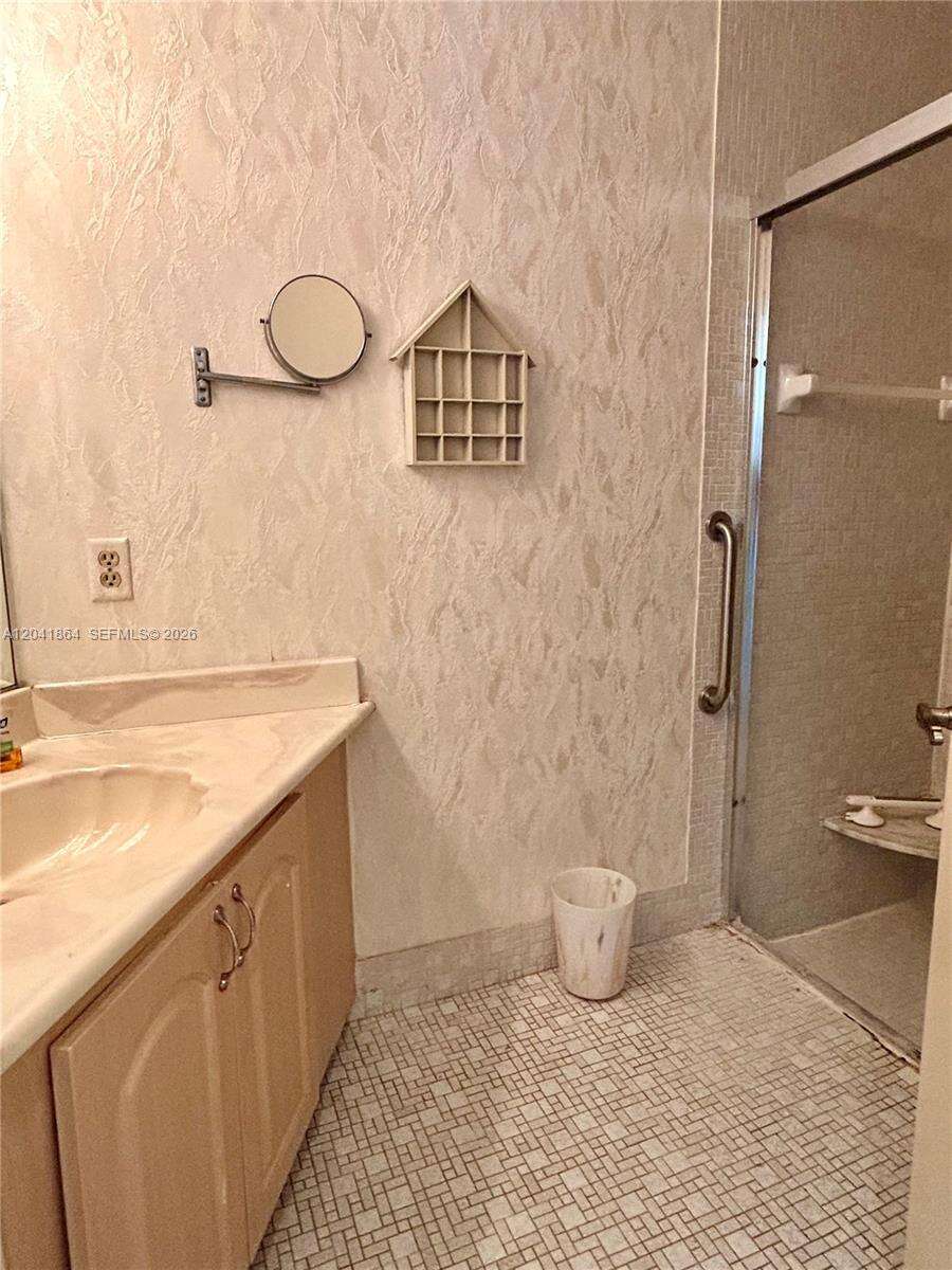 500 Briarwood Cir, Hollywood, FL 33024 - For Sale photo 16