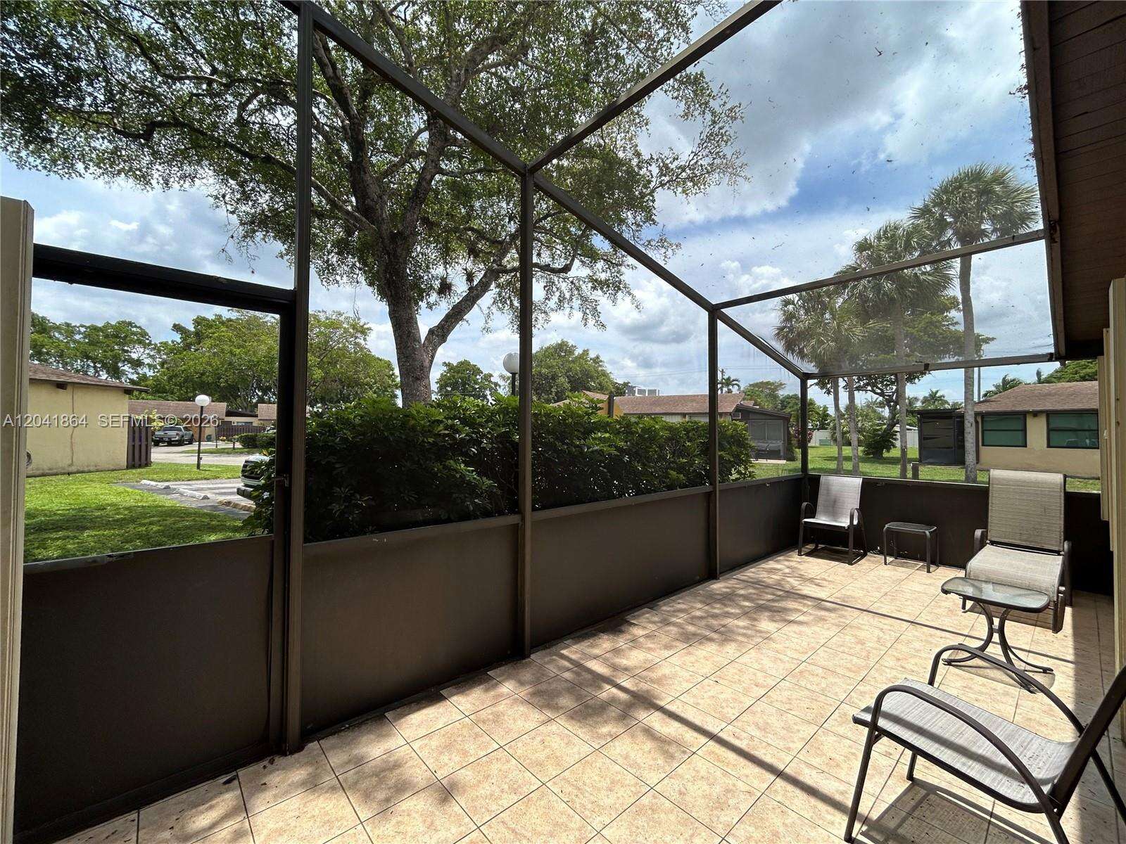 500 Briarwood Cir, Hollywood, FL 33024 - For Sale photo 21